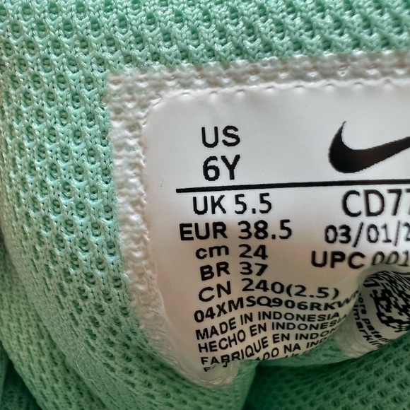 New turquoise Nike High Tops - Picture 8 of 8